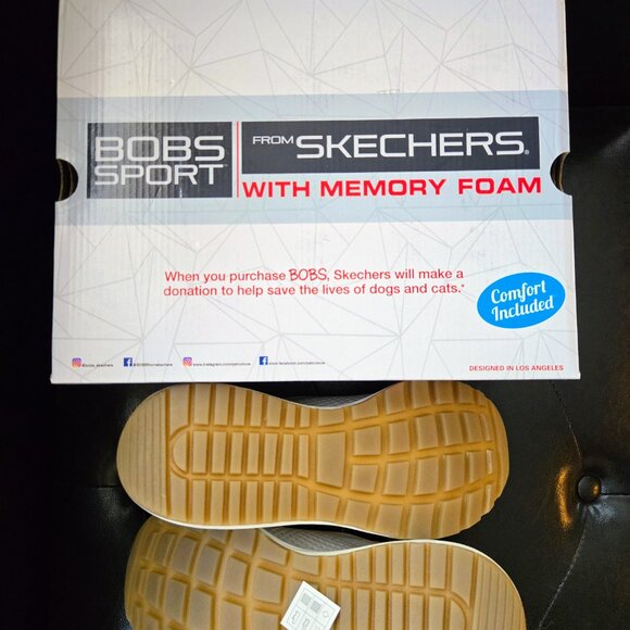 Skechers Women Size 6.5 BOBS Sneakers in White, BNIB - Picture 3 of 4